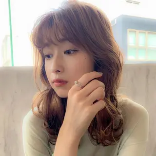 セミロング 伊良波 香里のヘアスタイル