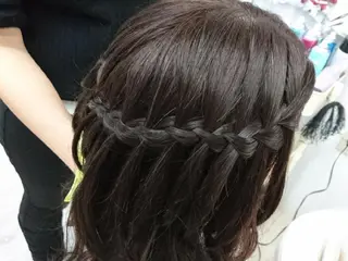ロング ヘアアレンジ 工藤 マユナのヘアスタイル