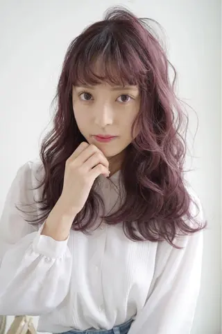 セミロング カラー ハイトーンブリーチ 土坂　由志【京都】のヘアスタイル