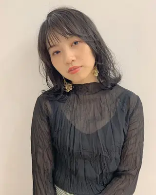 ミディアム カラー ネイル ハイトーンボブ 前田 表参道　グレージュのヘアスタイル