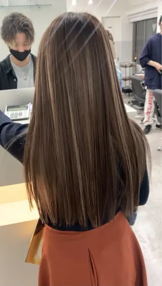 ミディアム カラー 髪質改善カラー、美髪 トリートメント専門のヘアスタイル