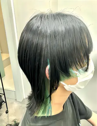 ミディアム ウルフ・ハイレイヤー 🌟ナカノ・ユウヤのヘアスタイル