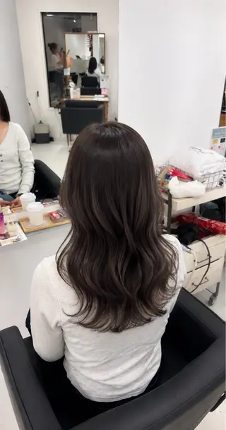 ミディアム カラー あきやま はるかのヘアスタイル