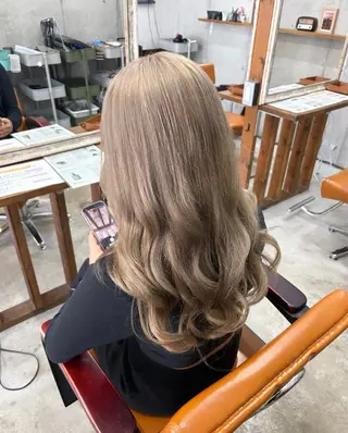 カラー Trip/ AYUのヘアスタイル