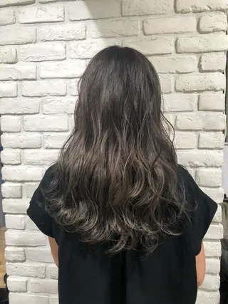ロング カラー ベージュカラー🧸 伊藤なつみのヘアスタイル
