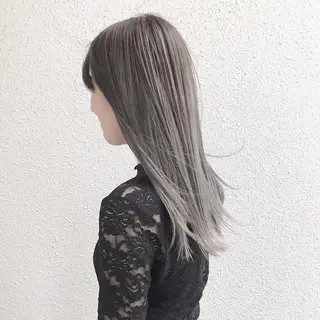 ロング カラー CHERIEブリーチ ダブルカラー 天神のヘアスタイル