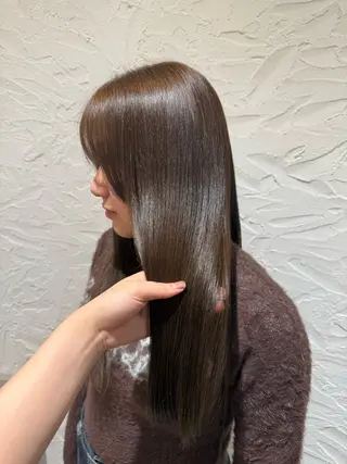 カラー 高橋 聖愛のヘアスタイル