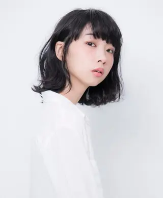 ミディアム パーマ 趙 英来のヘアスタイル