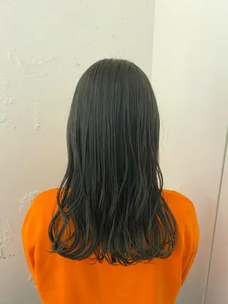 ロング カラー 関 桃萌果のヘアスタイル