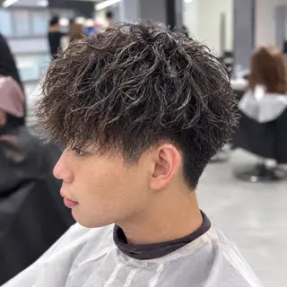 パーマ メンズ 🤎ミルクティー/ハ イトーン/ひろむ🤍のヘアスタイル