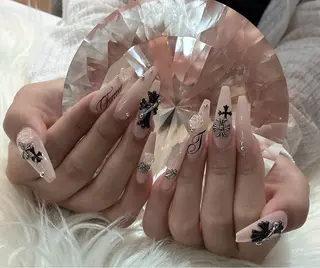 ネイル LoaChaton kaeのネイルデザイン