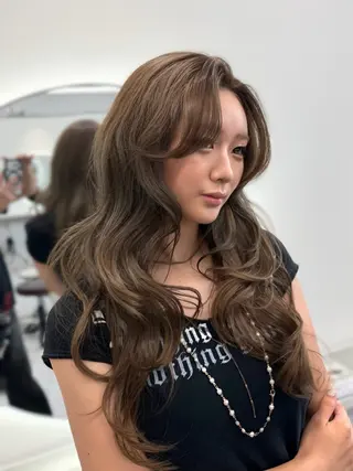 ロング カラー 💎艶髪ハイトーン yuukiのヘアスタイル
