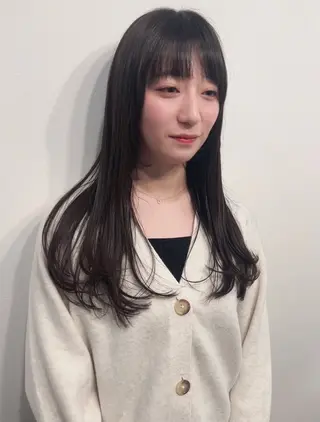 ロング バタフライレイヤー/ ニシトモユキのヘアスタイル