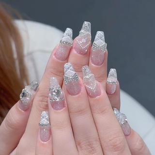ネイル Queens テイのネイルデザイン