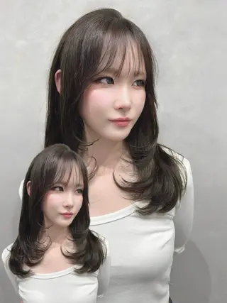 セミロング カラー ダブルカラー／レイヤ ーカット𝓜𝓐𝓞のヘアスタイル