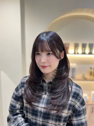 セミロング カラー Zina aimiのヘアスタイル