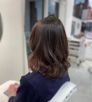 セミロング カラー TAE .のヘアスタイル