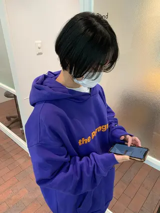 ショート カラー 片岡 由依のヘアスタイル