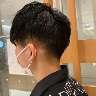 ショート ARMONY秋山輝也 コテ巻き風パーマ特化のヘアスタイル
