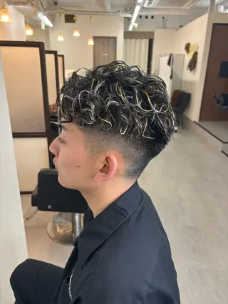 メンズ shinta スパイキー/パーマのヘアスタイル