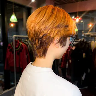 ショート カラー 派手髪デザイン なかむらるか🐬💞のヘアスタイル