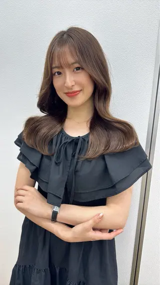 ロング カラー gisel エリナのヘアスタイル