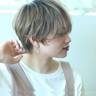 ショート カラー TEAR AVEDA 【ティア アヴェダ】のヘアスタイル