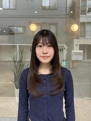 セミロング 韓国ヘアケアブリーチ 莉奈のヘアスタイル