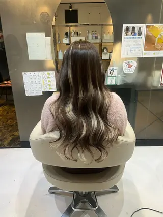ミディアム 野村 奈里亜のヘアスタイル