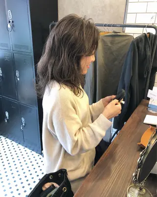 ミディアム カラー 顔周りレイヤーカット ブリーチminamiのヘアスタイル