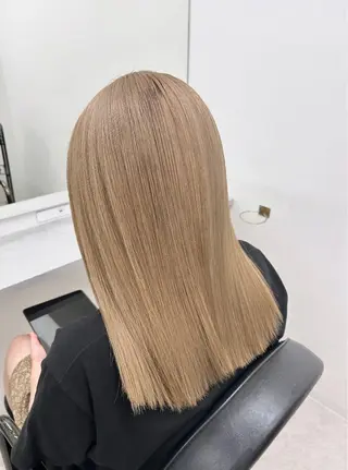 ミディアム カラー ヘアアレンジ 李奈🌼レイヤー/ 透明感ブリーチカラーのヘアスタイル