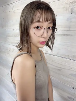 ミディアム ⭐️ハイトーン/ 小顔カット🍏ころあのヘアスタイル