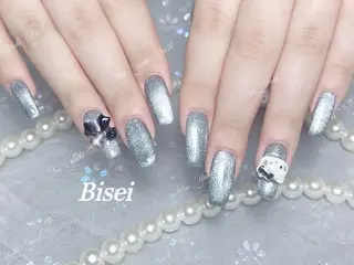 ネイル 🦋 Queenieのネイルデザイン