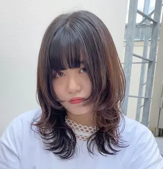 ミディアム カラー 横尾 歩のヘアスタイル