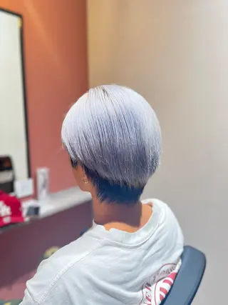 ショート カラー 松下 詩恵里のヘアスタイル