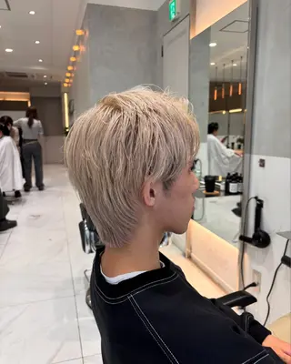カラー メンズ ハイトーン/艶カラー 💎モエのヘアスタイル