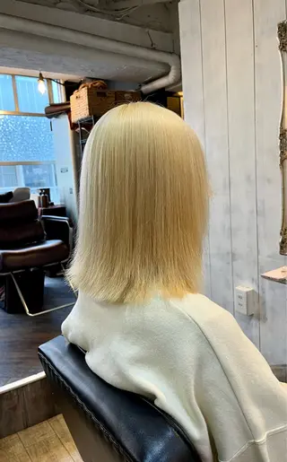 ミディアム カラー 🧸柔らかいベージュ カラー🧸氏家達哉のヘアスタイル