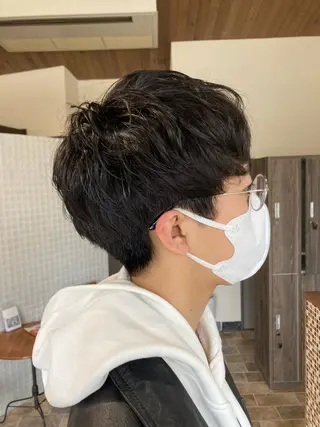 ショート パーマ メンズ 加藤 泰地のヘアスタイル