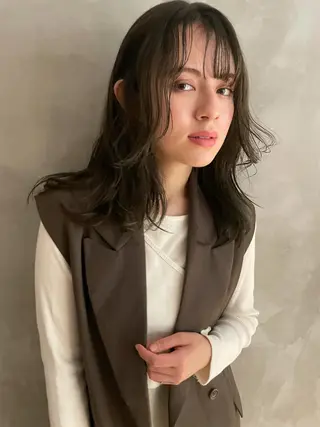 ミディアム カラー 大人girly🛋️ 🤍yukakoのヘアスタイル