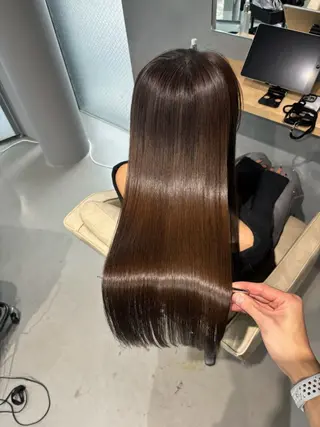 ロング ブリーチ縮毛矯正/ 複雑履歴🉑/タイチのヘアスタイル