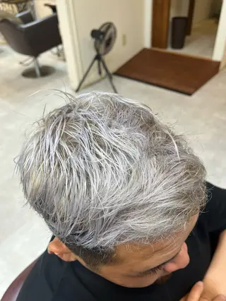 カラー 岡部 夏生のヘアスタイル