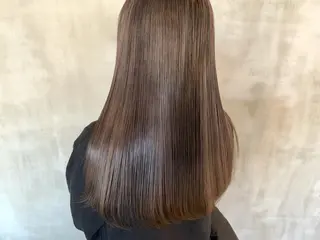 ロング レイヤーカット ベージュカラー/小島のヘアスタイル