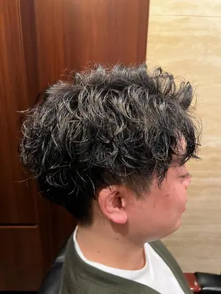 パーマ メンズ 小磯 優太のヘアスタイル