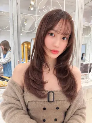 ロング カラー レイヤーカット、 大人可愛い 中村美羅のヘアスタイル
