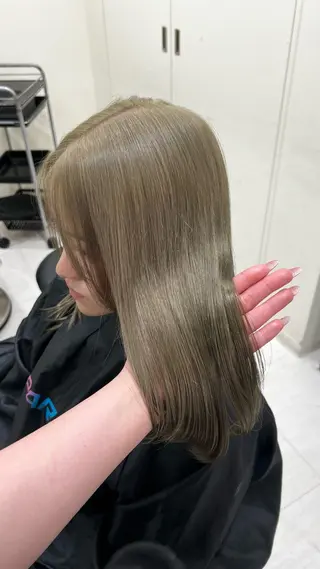 セミロング カラー ヘアアレンジ 韓国レイヤー＆ピンク 艶髪🩶maikoのヘアスタイル