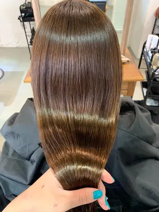 ロング ブリーチなしカラー 🌿脇黒丸 彩のヘアスタイル