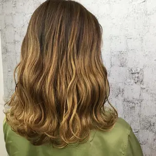 ロング カラー 小顔レイヤー/ ベージュ🤍Rieのヘアスタイル