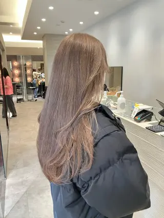 ロング カラー サキ🤍ハイトーン 🪩レイヤーカットのヘアスタイル