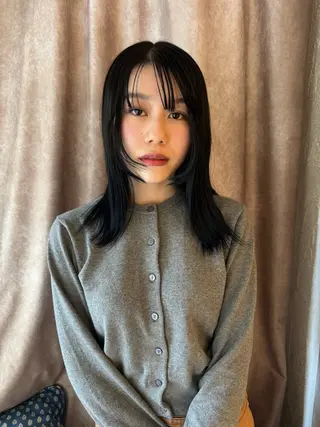 セミロング カラー kai🐇透明感 カラー/レイヤーのヘアスタイル