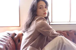ロング 反橋 聖のヘアスタイル